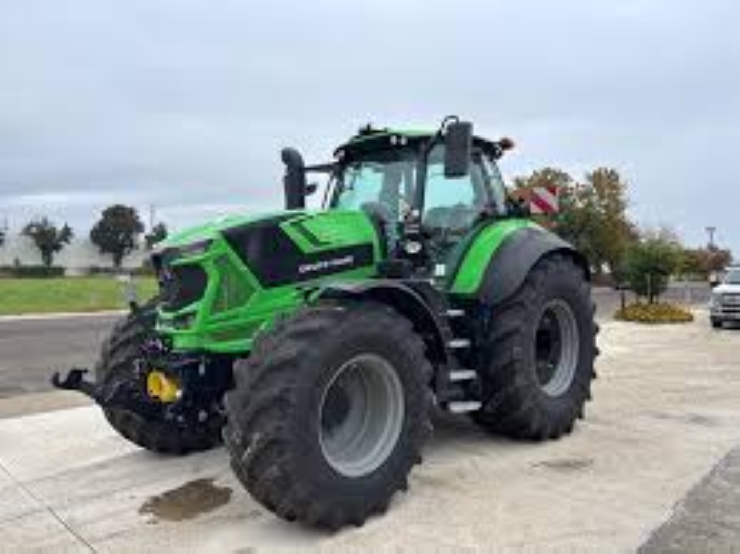 CAR FARM TRACTOR 688-8